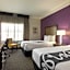 La Quinta Inn & Suites by Wyndham Arlington North Six Flags Drive