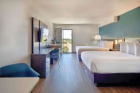 2 Queen Beds No-Smoking Room