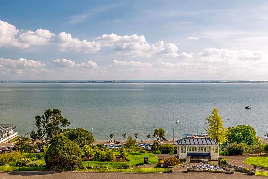 Muthu Westcliff Hotel (Near London Southend Airport)