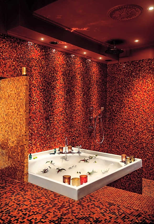 Dorsia Hotel & Restaurant