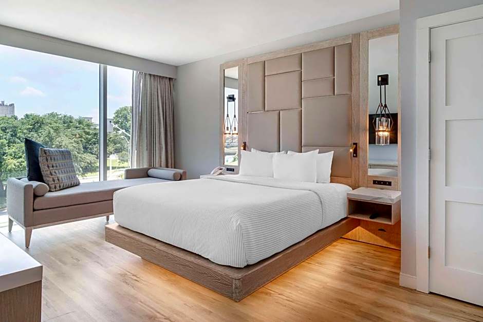 Cambria Hotel Waco University Riverfront