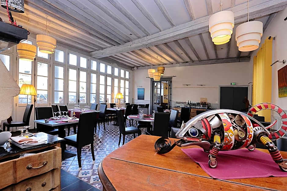 Relais Saint Louis, Logis