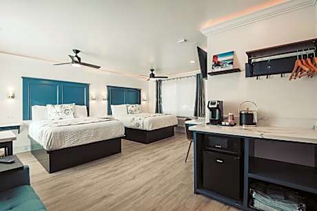 Deluxe Two Queen Bed Suite - Non-Smoking, No Pets