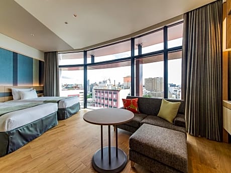 Deluxe Twin Room (1 Adult)