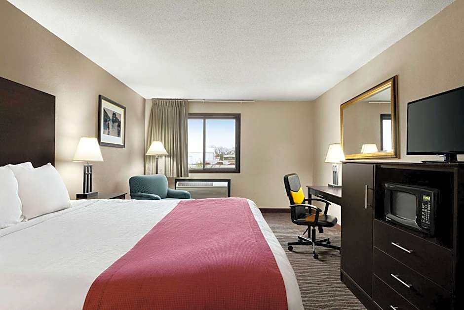 Baymont by Wyndham Sioux Falls North/I-29/Russell St