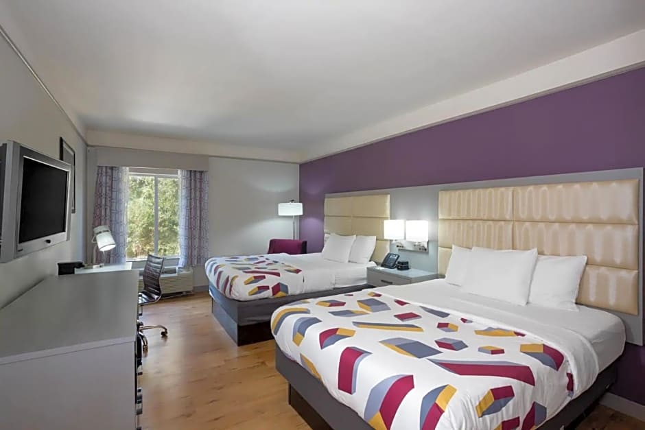 La Quinta Inn & Suites by Wyndham Daphne