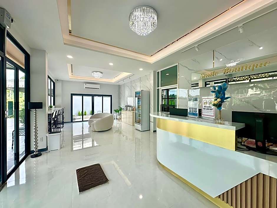 Smile Boutique at Saiyuan