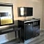Manhattan Inn & Suites