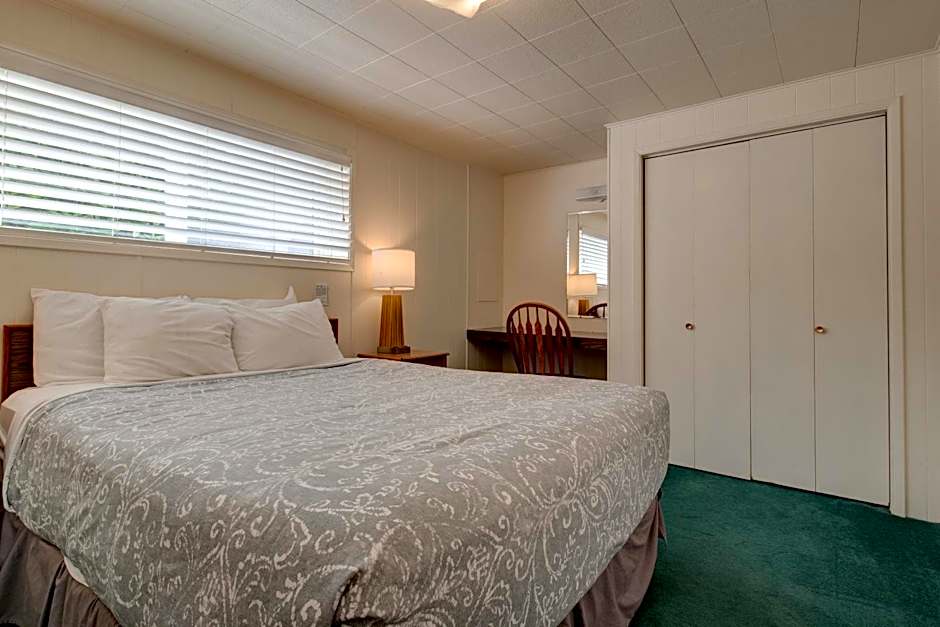 Ester Lee Oceanview Inn