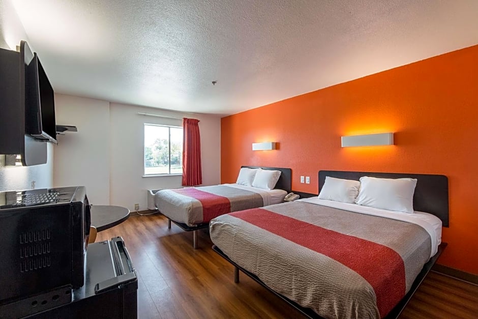 Motel 6-San Antonio, TX - Downtown - Alamo Dome