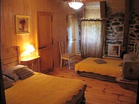 Family Room - Alambre