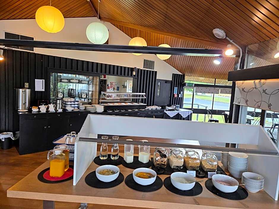 Fiordland Hotel