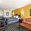 Days Inn & Suites by Wyndham Warner Robins Near Robins AFB