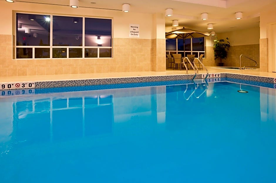 Holiday Inn Express & Suites New Liskeard By IHG