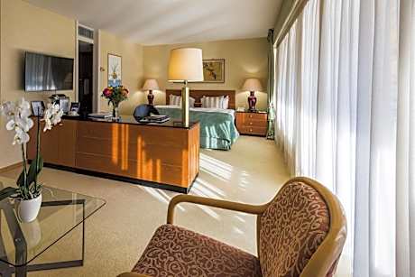 Junior Suite with Balcony and Lake View