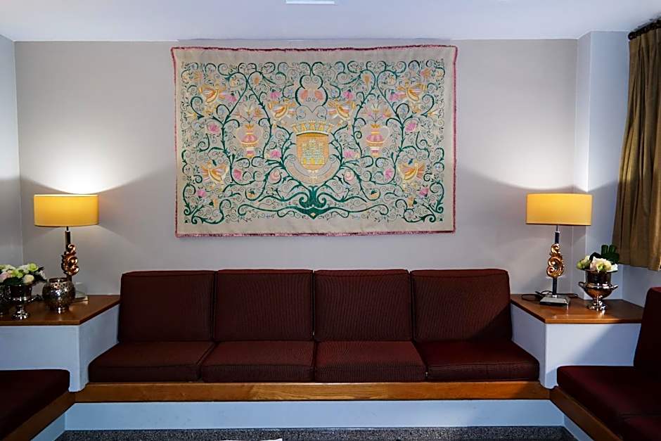 Hotel Rainha D. Amélia, Arts & Leisure