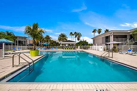 Clarion Inn & Suites Across From Universal Orlando Resort