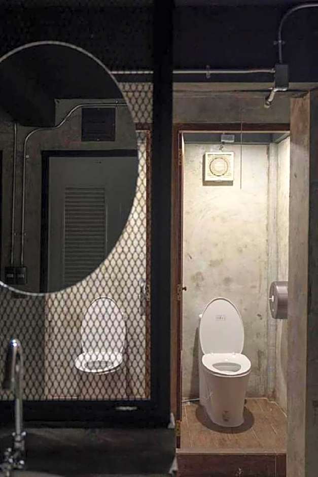 Banana hostel (Don Muang)