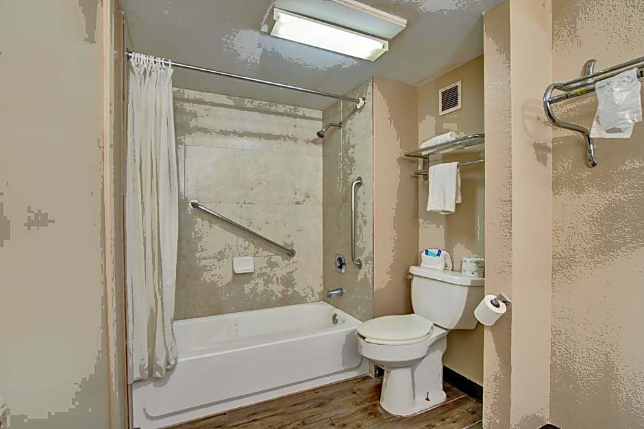 Americas Best Value Inn - Laredo