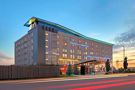 Aloft Vaughan Mills