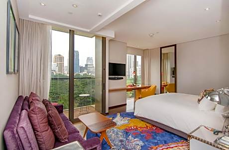 King Standard Garden View Balcony