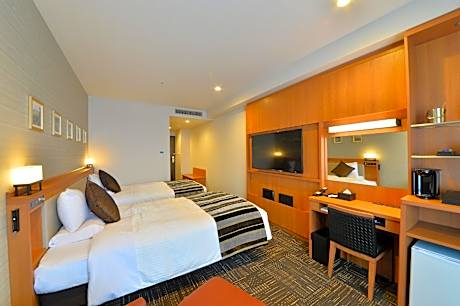 Premium Twin Room - Non-Smoking