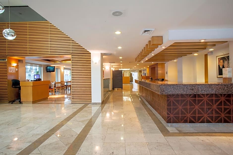 Hotel Plaza Calzada