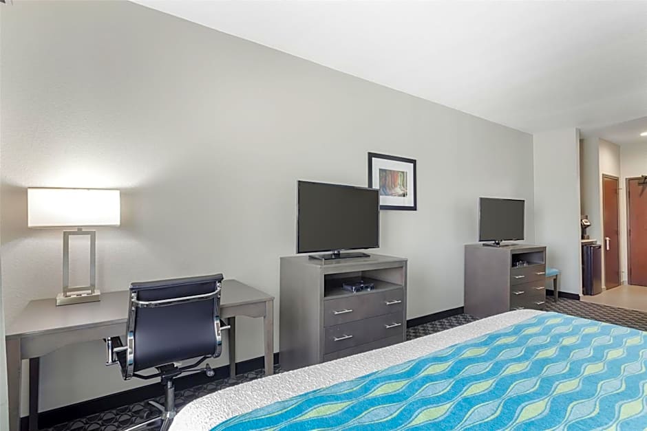 Best Western Plus Waller Hotel