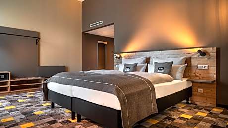 Standard Queen Room - Accessible