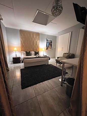 Deluxe Double or Twin Room with Pool Access