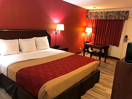 1 King Bed, Nonsmoking