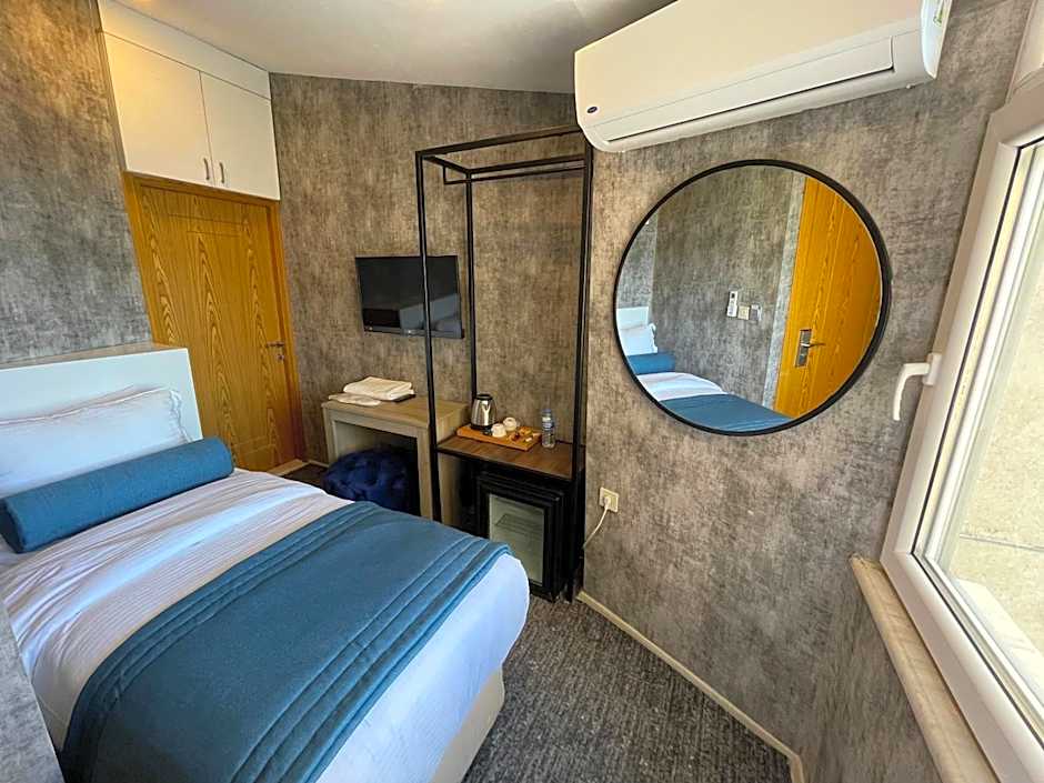 Weingart Seaside Hotel