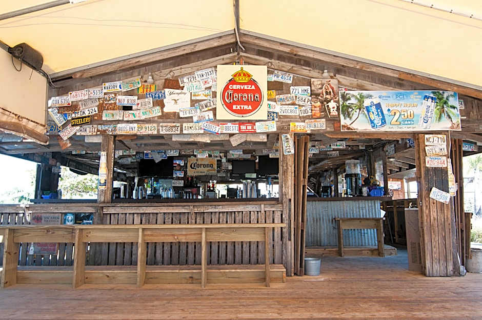 Postcard Inn On The Beach