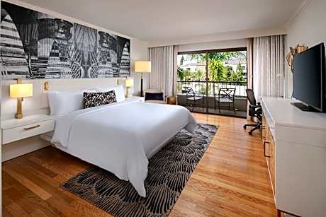 Traditional, Guest room, 1 King, Sofa bed, City view