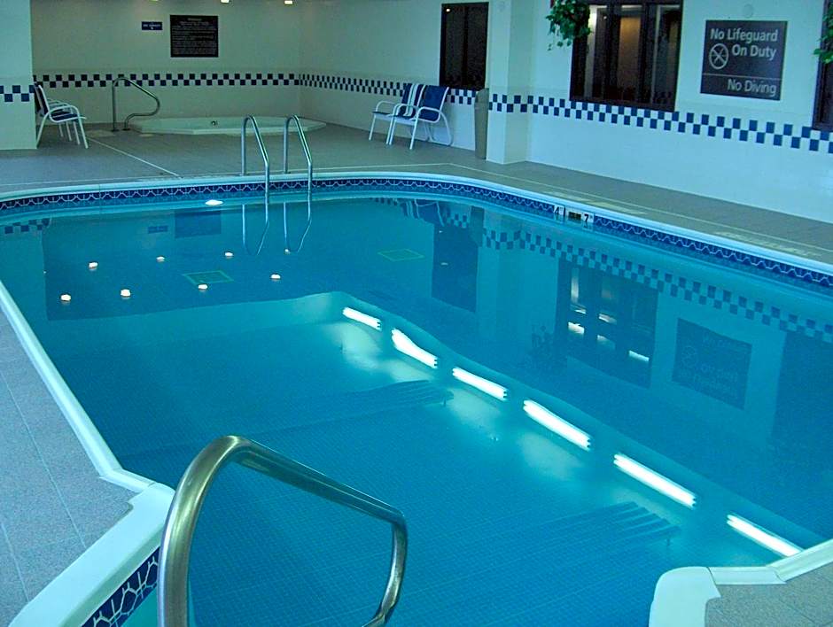 FairBridge Inn & Suites Thornton