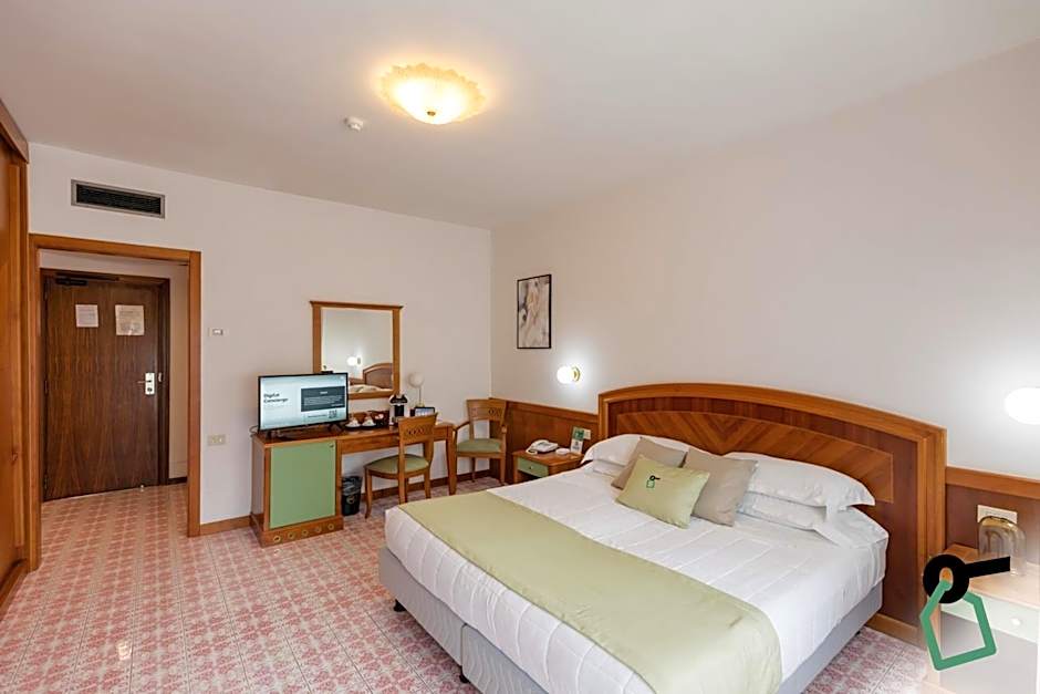 HOTIDAY Room Collection - Sorrento