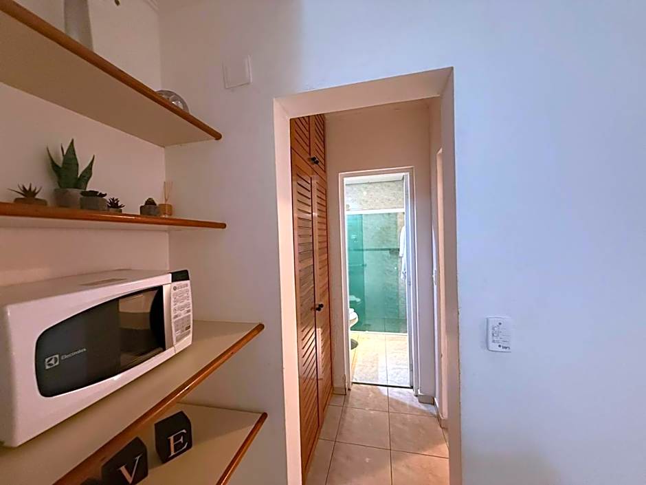 Flat estudio 110 Amarilis Riviera de São Lourenço, 03 piscina climatizada, serviço de hotelaria, limpesa e troca de toalhas diária, carregador veiculo elétrico e servico de praia finais de semana WiFi 500