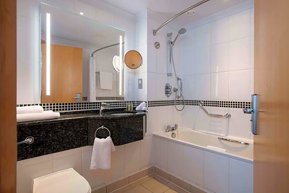 DoubleTree by Hilton Swindon