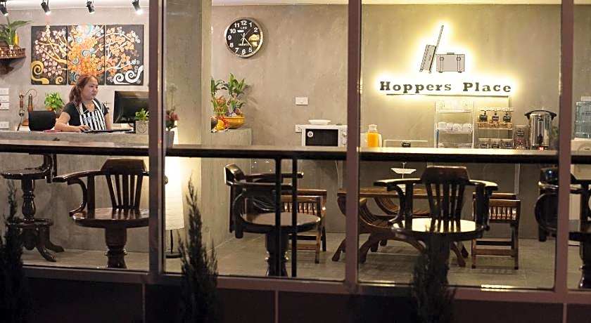 Hoppers Place Donmuang Hostel
