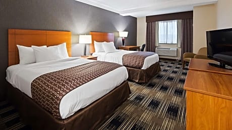 2 Double Beds Non-Smoking Larger Room Table And Chairs Refrigerator Continental Breakfast