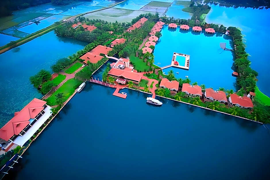 Sterling Lake Palace Alleppey