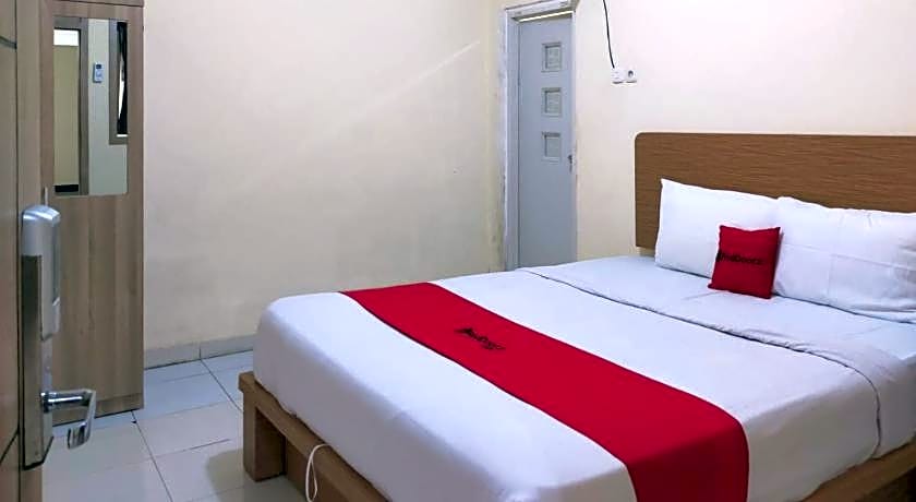 RedDoorz @ Jalan Kolonel Haji Burlian Palembang 2