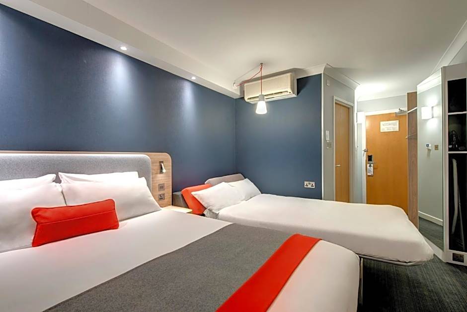 Holiday Inn Express London Luton Airport By IHG