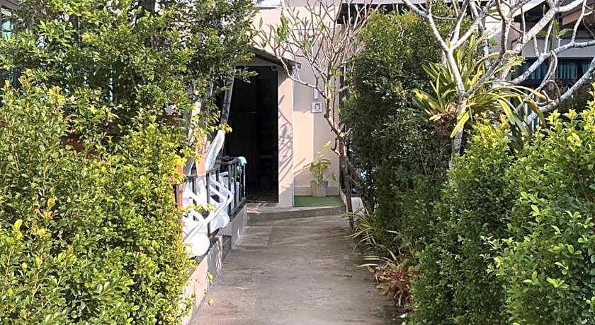 Loma Place Hotel