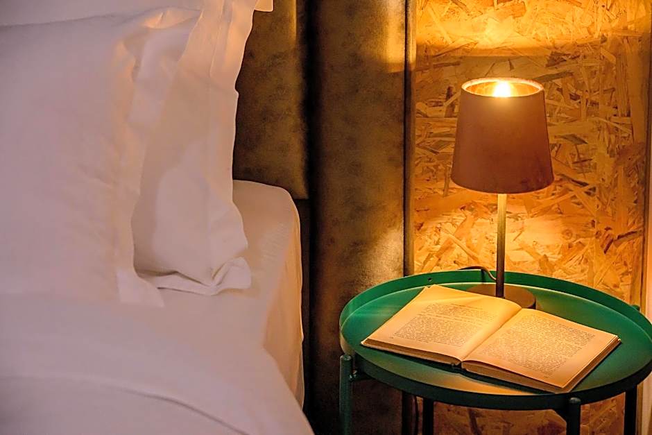 Yellow house with private parking