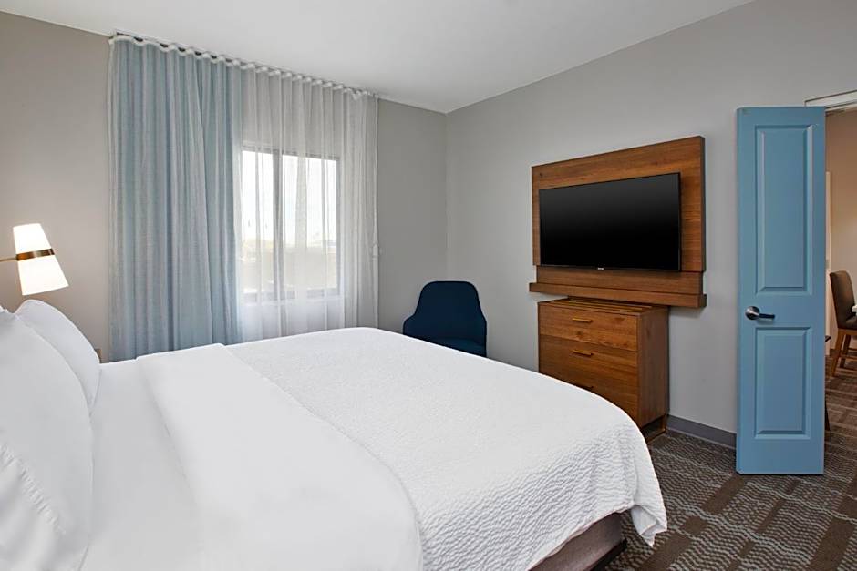 Staybridge Suites Ames By IHG