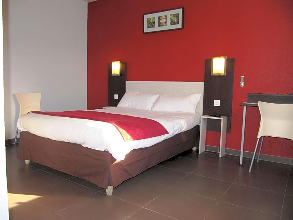 Brit Hotel Essentiel Sète / Balaruc