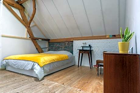 8-Bed Mixed Dormitory Room