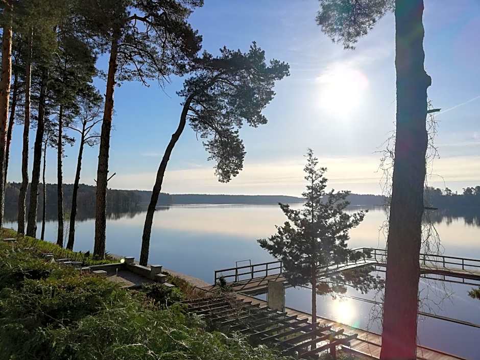 Oficerski Yacht Club