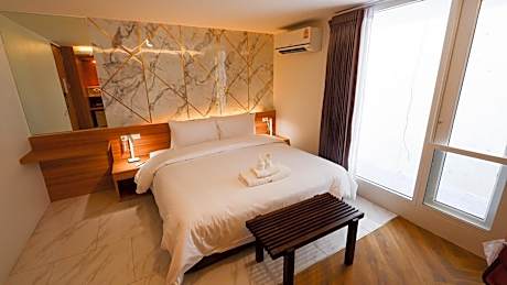 Executive City View (Double Bed)